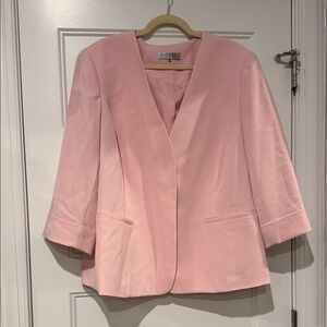 Kasper Women's 3/4 sleeve Soft Pink Suit Jacket